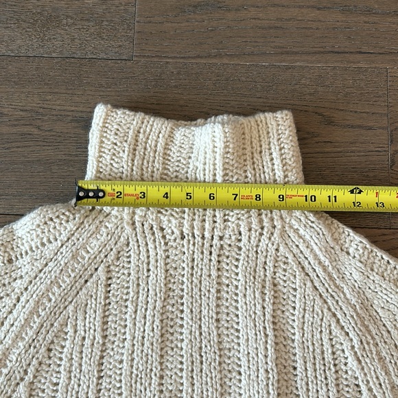 NWT Khaite Klimpt Turtleneck - Picture 7 of 8